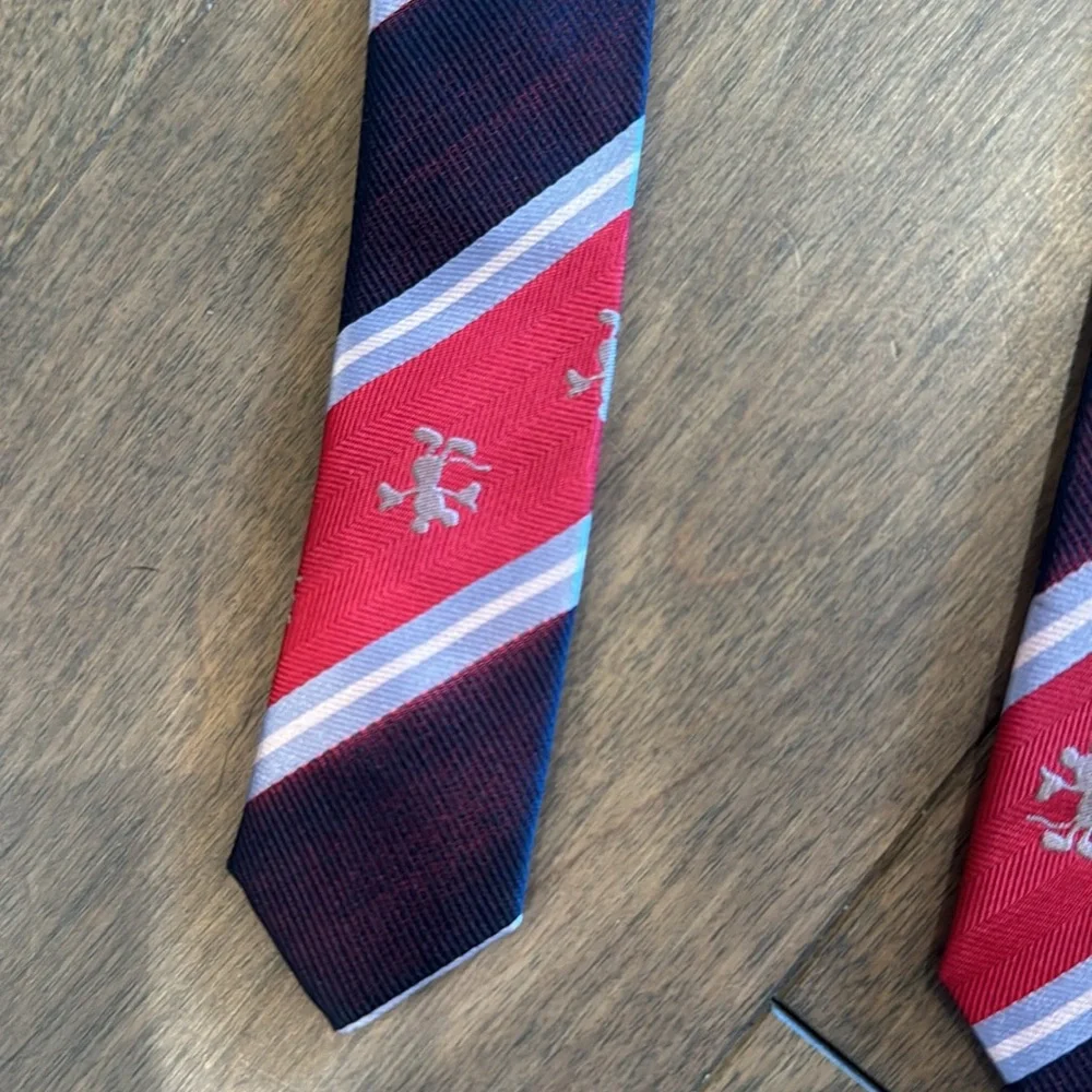 Disney‎ parks tie red and blue Mickey Mouse stripe